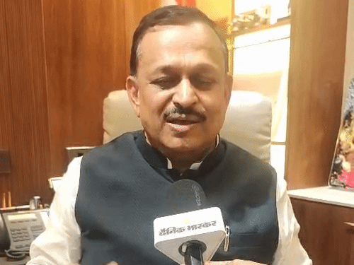सांसद ने स्वीकार किया सड़क के गड्डों से हुई परेशानी:रमेश अवस्थी बोले- भारी बारिश से हुई सड़के खस्ता हाल, 15 दिन में होंगी दुरूस्त