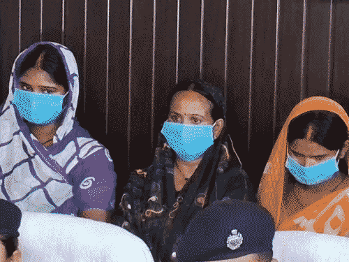 गोरखपुर से वाराणसी आकर टप्पेबाजी करने वाली 3 महिला गिरफ्तार:स्कार्पियों से पहुंचती थी बॉर्डर, फिर ऑटो से शहर में आकर करती थीं टप्पेबाजी और चेन स्नेचिंग