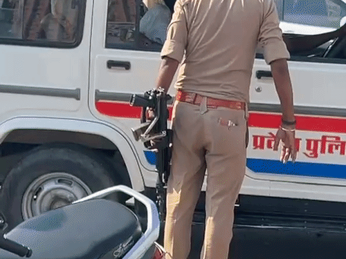 14 दिन की कस्टडी में जेल गया छात्र नेता:DDU में दो गुटों में हुई थी झड़प, सोशल मीडिया पर बयानबाजी को लेकर बढ़ा विवाद
