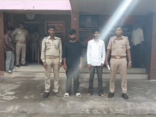 गोरखपुर में 1.75 करोड़ का बैंक फ्रॉड:नौकरी के नाम पर खुलवाया खाता, पासबुक-ATM लेकर जब्त किया, 2 आरोपी अरेस्ट