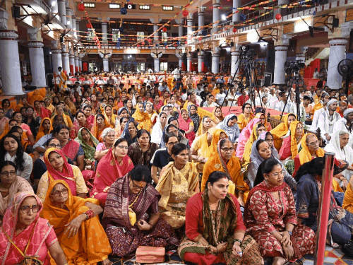 गुरु को समर्पण के बाद उनके वचन पर चलना चाहिए:गोरखपुर में स्वामी राजेंद्रदास ने कहा-भजन में आलस्य सबसे बड़ा बाधक