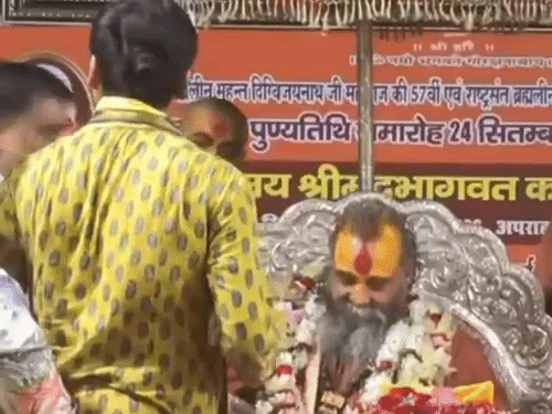 गोसेवा से साकार होगा गोरक्षा का संकल्प:श्रीमद्भागवत कथा में बोले स्वामी राजेंद्रदास देवाचार्य