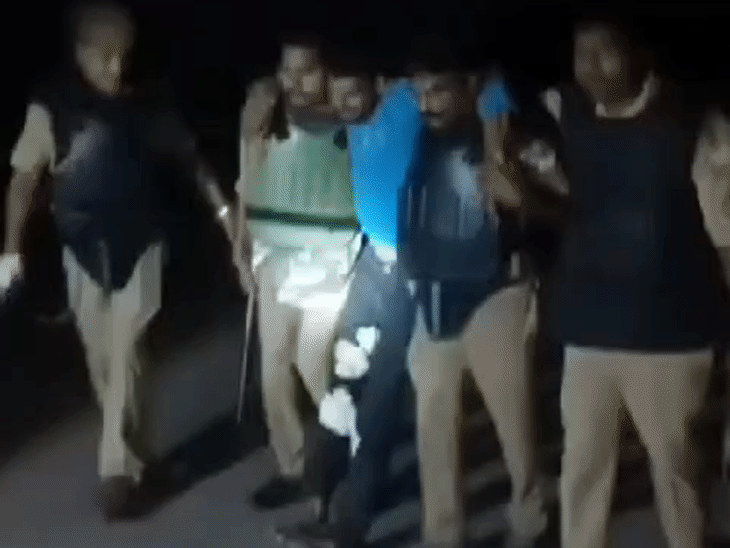बहराइच में गो कस्सी के आरोपी का हाफ एनकाउंटर:भाग रहे दो अन्य साथियों को दौड़ाकर दबोचा, चार दिन पहले मिले थे गोवंश के अवशेष
