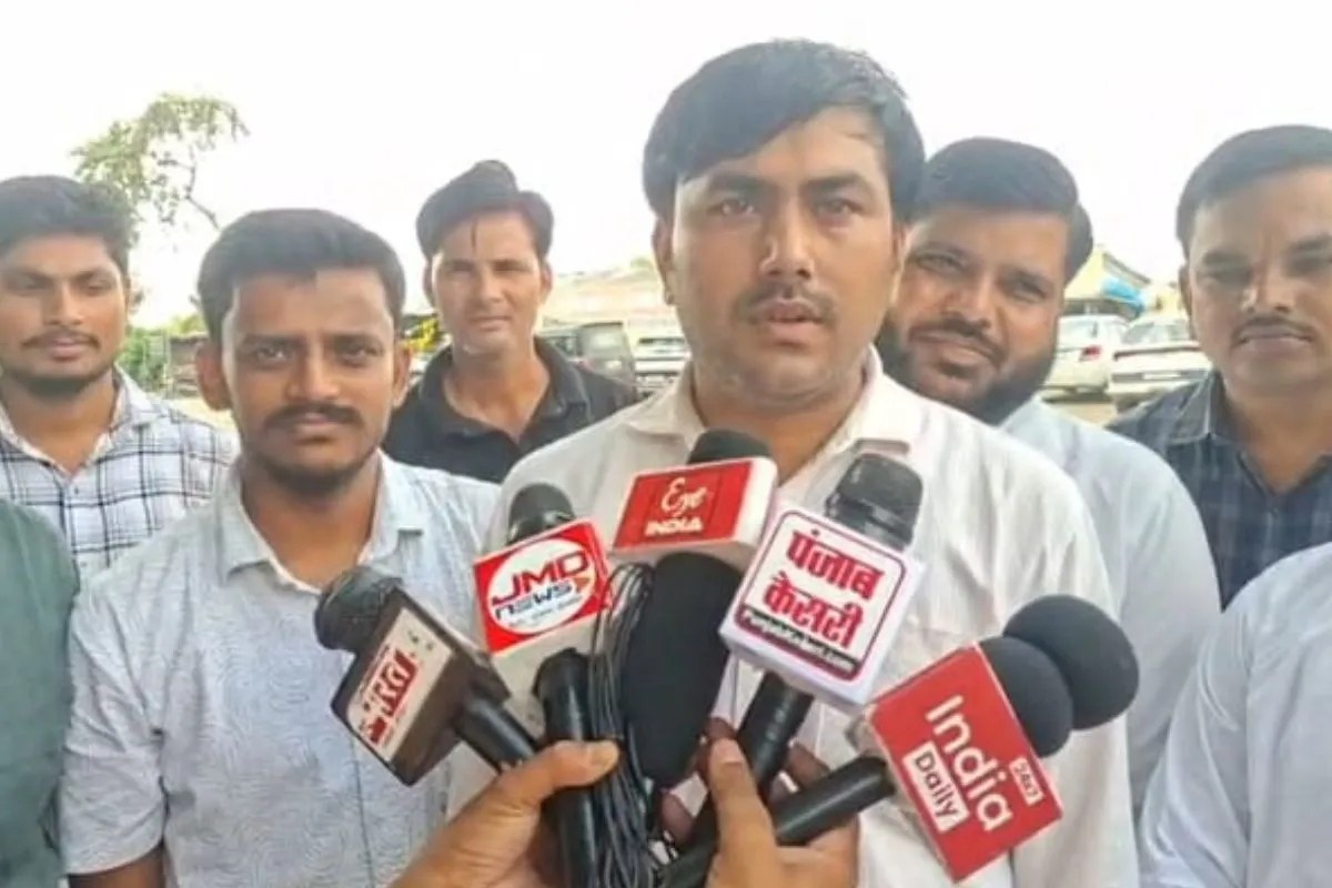 Gonda News: एक नंबर पर कई गाड़ियां! छोटे ट्रांसपोर्टरों ने खोला बड़े मालिकों का राज, अब मचेगा हड़कंप