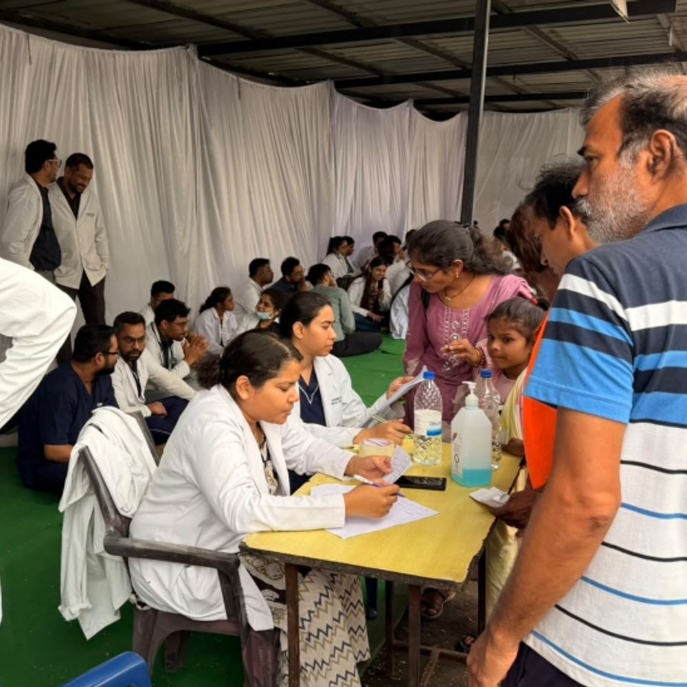 जूनियर डॉक्टरों की हड़ताल खत्म:स्वास्थ्य मंत्री से मुलाकात में बॉन्ड राशि और सेवा अवधि घटाने समेत मांगों पर मिला आश्वासन,
