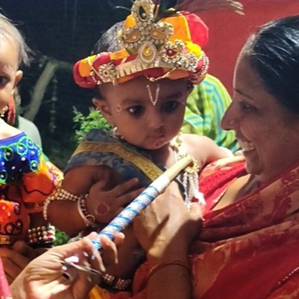 बीकेटी में जन्माष्टमी उत्सव:मंदिर में श्रद्धालुओं ने पूजा की, बच्चों ने राधा-कृष्ण बनकर मन मोहा
