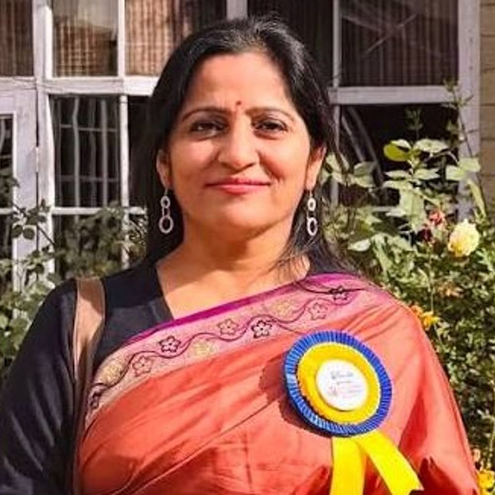 हिमाचल की मंजरी महाजन को आज राष्ट्रपति करेंगी सम्मानित:26 अध्यापकों को गवर्नर देंगे ‘स्टेट टीचर अवार्ड’, प्रिंसिपल वीरेंद्र चौहान के चयन पर बवाल