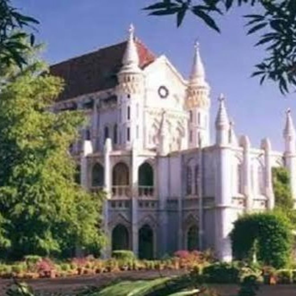 शराब ठेकेदार सिद्धार्थ सिंह कुशवाहा को झटका:लायसेंस रद्द करने पर रोक लगाने से हाईकोर्ट का इंकार, कहा- विभाग में ही अपील करे ठेकेदार