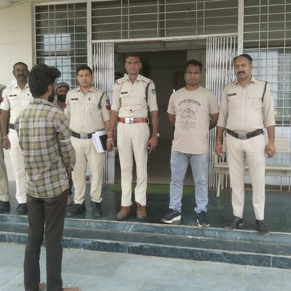 हत्या के मामले में 7 माह से फरार आरोपी गिरफ्तार:जंगल में टपरिया बनाकर छिपा था 3 हजार का ईनामी, पुलिस ने घेराबंदी कर पकड़ा
