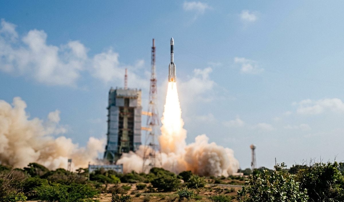 ISRO ने GSLV से देश का पहला भू-इमेजिंग सैटेलाइट EOS-05 किया लॉन्च