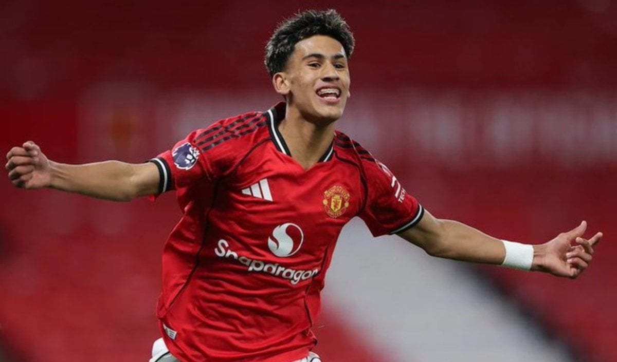 Manchester United छोड़ना चाहते हैं युवा फुटबॉलर JJ Gabriel, Barcelona की नजर