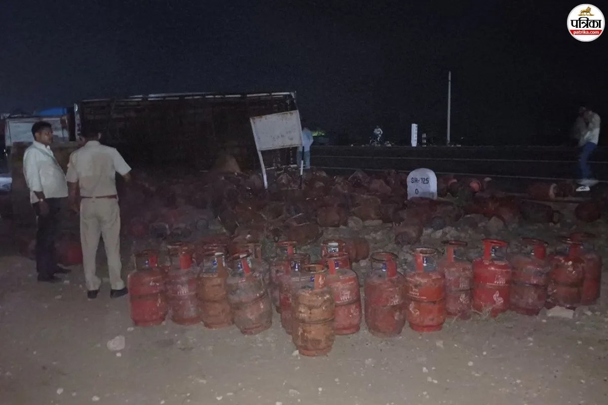 जोधपुर-जैसलमेर हाईवे पर LPG सिलेंडर से भरा ट्रक पलटा, बड़ा हादसा टला