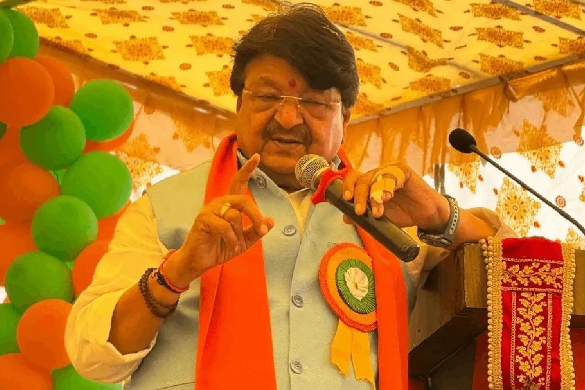इंदौर में कैलाश विजयवर्गीय का भाजपा पार्षद पर भद्दा कमेंट, मंच पर ठहाके लगाते रहे मंत्री, वीडियो वायरल