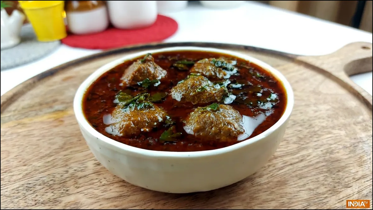 एक बार खाएं यूपी की फेमस डिश दाल का करायल, बिना प्याज, लहसुन और टमाटर के तैयार करें रेसिपी