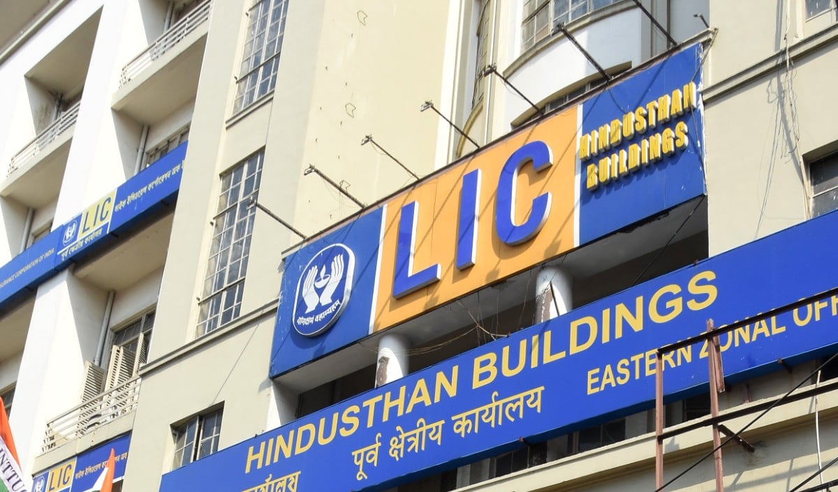 LIC ने 70वीं सालगिरह पर लॉन्च कीं 2 नई योजनाएं! ‘बीमा प्लेटिनम’ बनाएगी वेल्थ, ‘जीवन रक्षा’ देगी परिवार को पक्की सुरक्षा, पढ़ें पूरी डिटेल