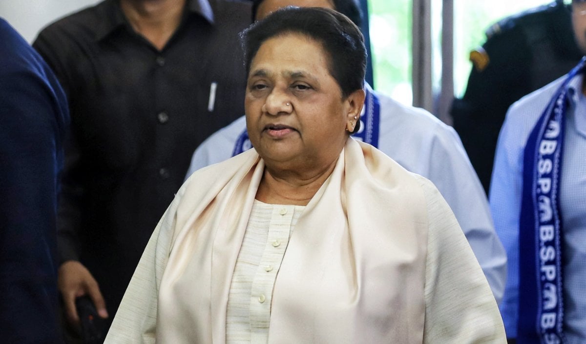 Mayawati ने स्वास्थ्य को लेकर दी सफाई, आकाश आनंद पर फिर साधा निशाना