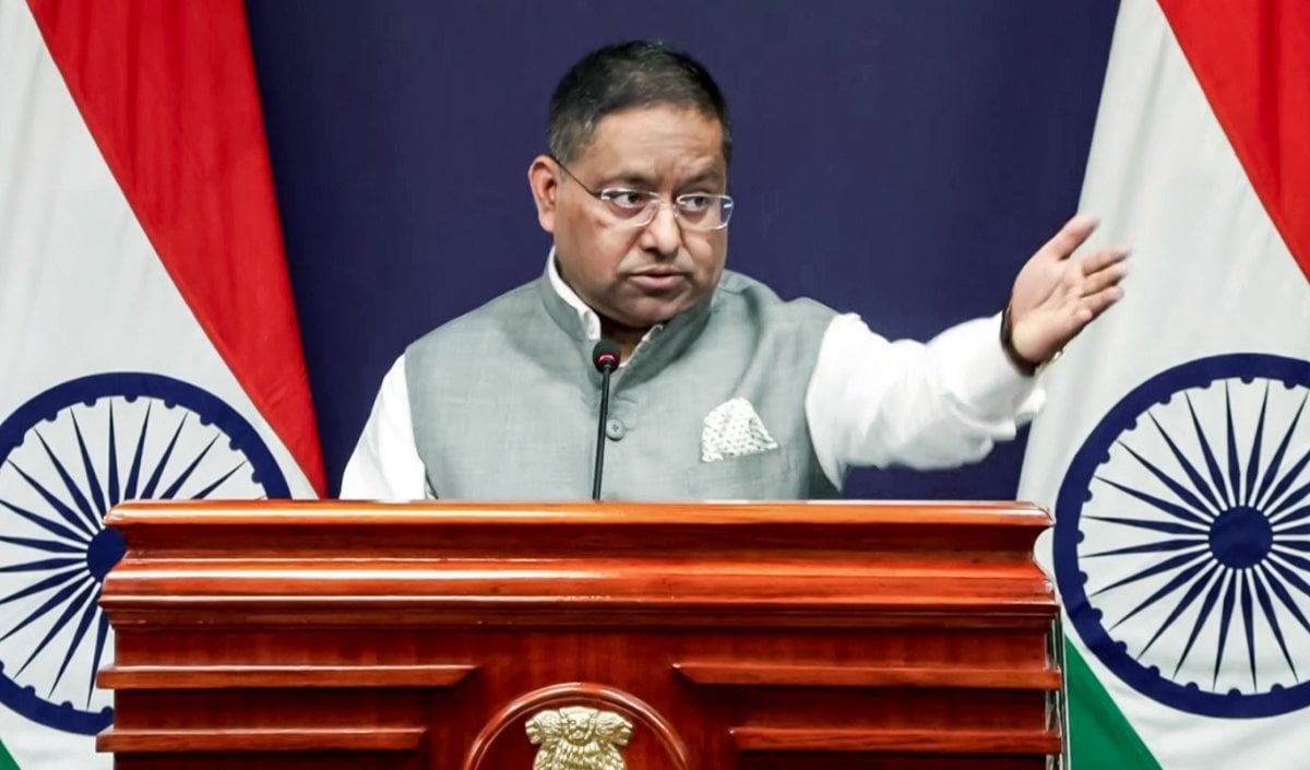 Donald Trump के ‘टैरिफ बम’ पर भारत का करारा जवाब! MEA की दहाड़- एक अरब चालीस करोड़ भारतीयों की ऊर्जा सुरक्षा से रत्ती भर समझौता नहीं!
