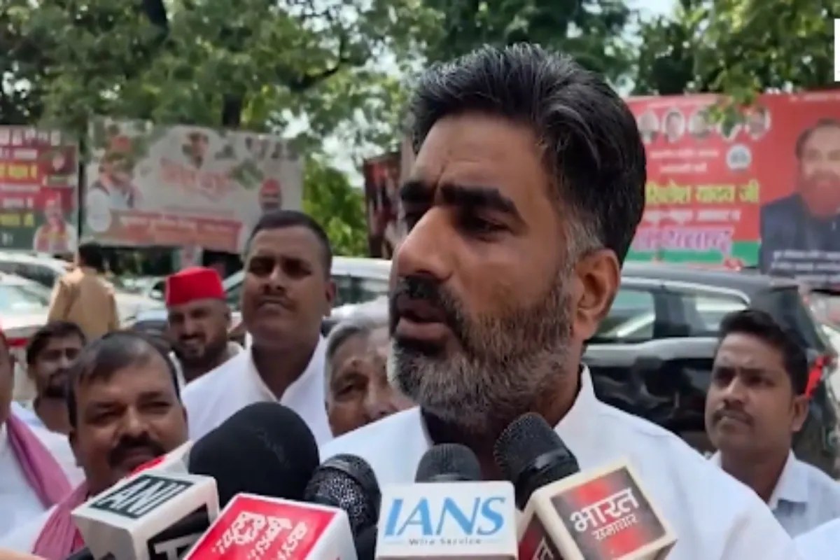 UP Politics: ‘BJP के लोग भगवान के नाम पर वोट मांगते हैं और उनके यहीं पर चंदा चोरी करते हैं’: सपा विधायक अतुल प्रधान
