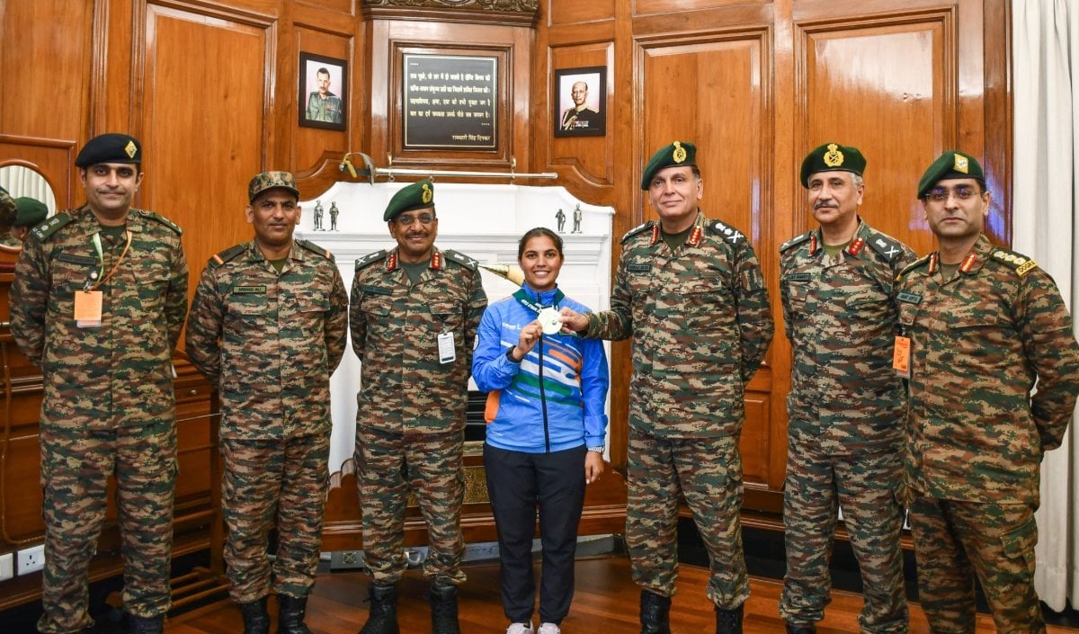 Army Shooter Neeru Wins Gold | कज़िन लक्ष्य श्योराण से प्रेरित होकर आर्मी शूटर नीरू ढांडा ने रचा इतिहास, एशियन गेम्स में जीता गोल्ड मेडल