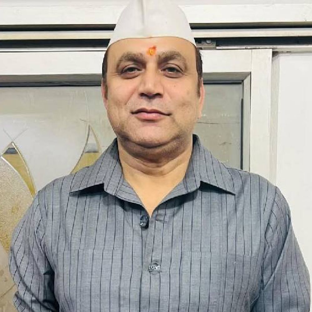 सोनभद्र जेल में बंद दीनू उपाध्याय 16 महीने बाद रिहा:पिंटू सेंगर मर्डर केस में जेल गया था, हाईकोर्ट से गैंगस्टर एक्ट में मिली जमानत