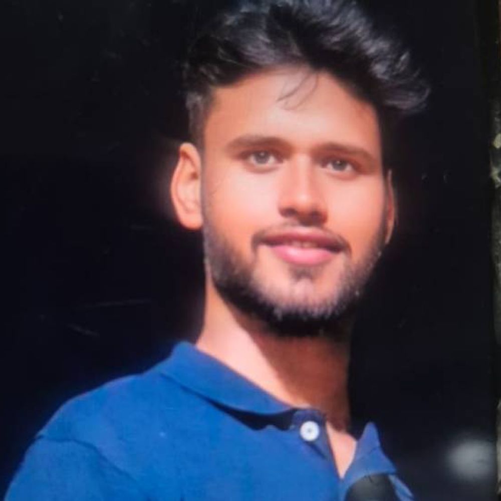 डायग्नोस्टिक सेंटर के कर्मचारी ने खुद को मारी गोली:गोरखपुर में मची अफरा-तफरी, पुलिस ने घायल को भर्ती कराया