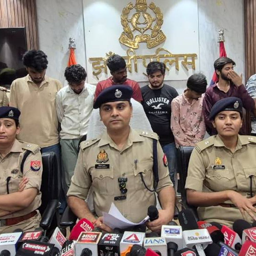 झांसी में एक्सटॉर्शन के लिए LLB छात्र की हत्या:ड्रग्स सैंपल लेकर बुलाया, वीडियो बनाकर रकम वसूलनी थी, सिपाही समेत 8 अरेस्ट