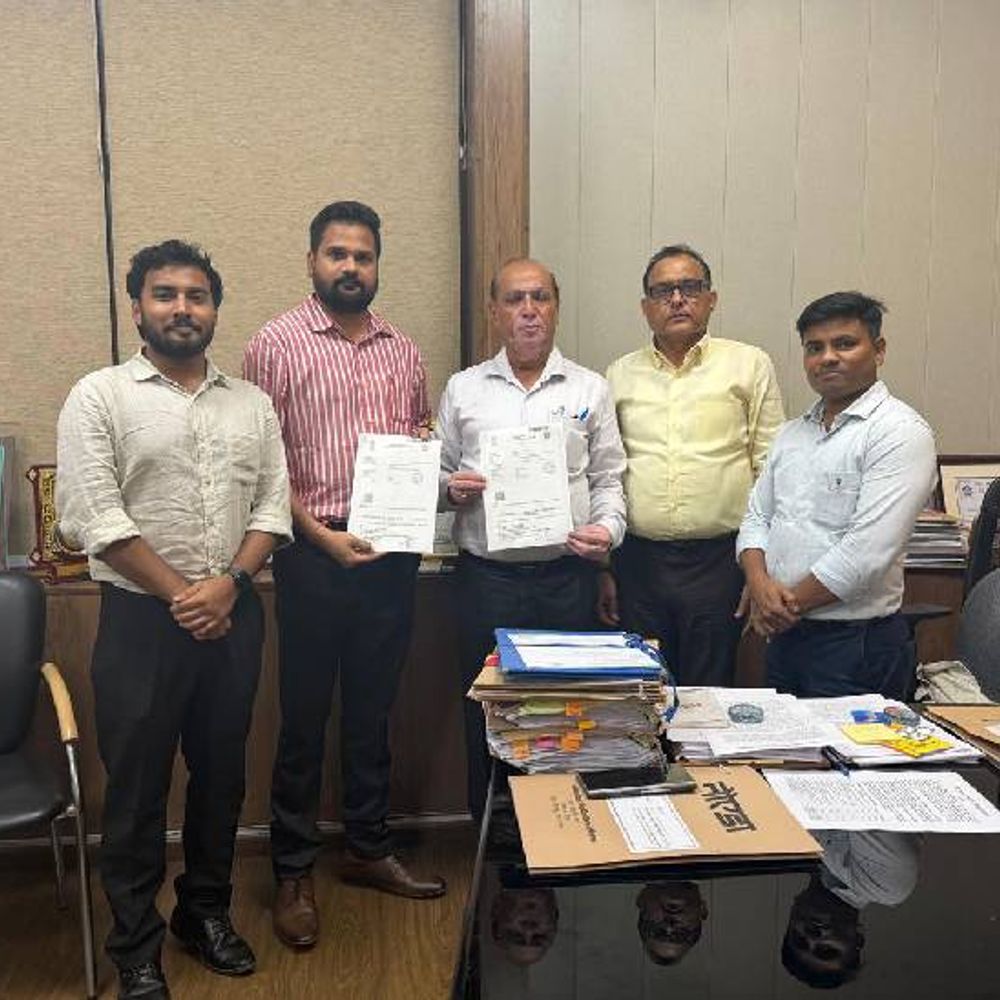 नोएडा में 30 जगहों पर लगेंगे ईवी चार्जिंग स्टेशन:प्राधिकरण और UPREV के बीच 10 साल का हुआ MoU, 2 कार और 1 दोपहिया एक साथ हो सकेंगे चार्ज