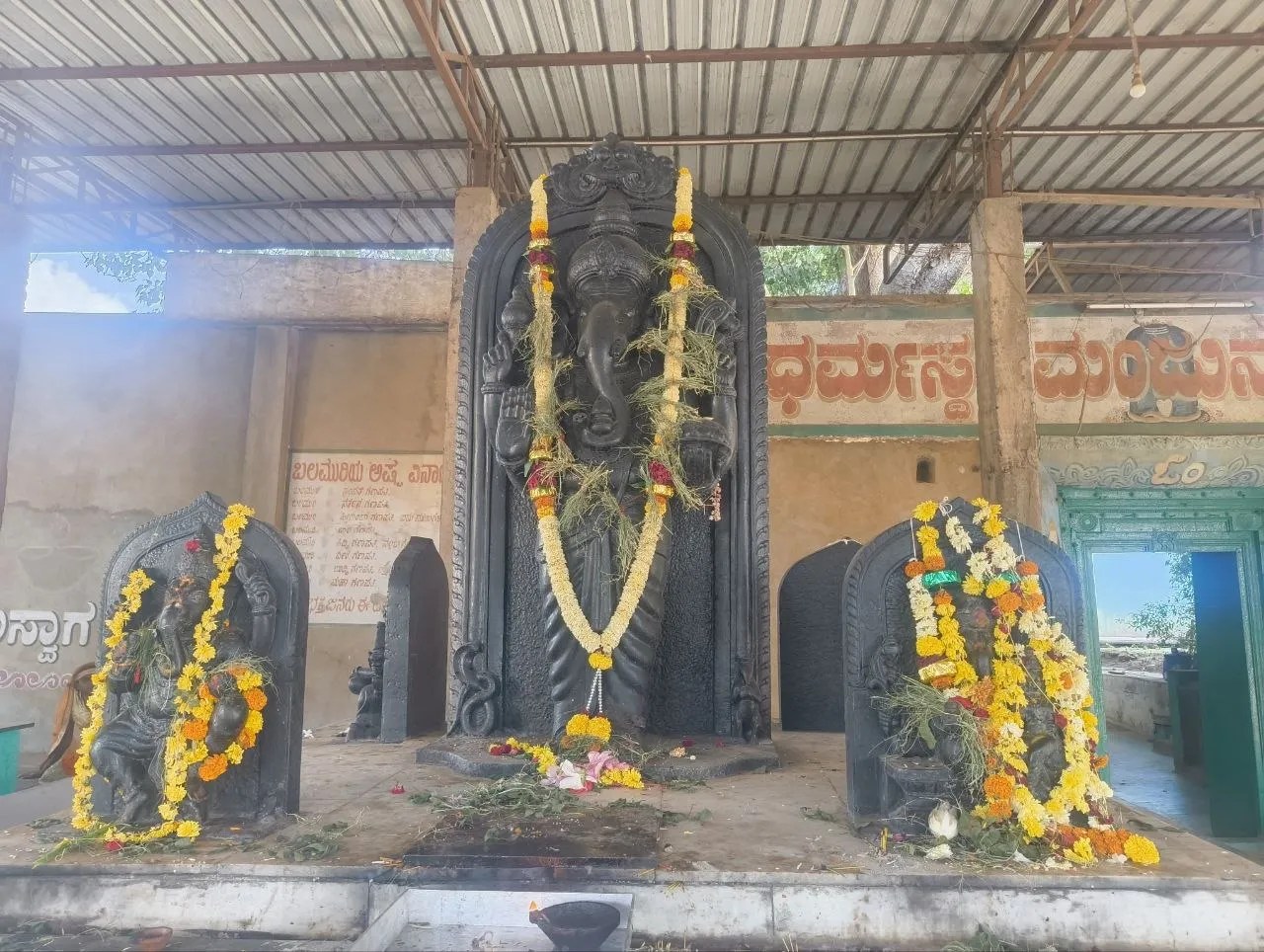 ओल्ड हुब्बल्ली के मंजूनाथ मंदिर में अष्टविनायक का आकर्षण, राजस्थान के संगमरमर का संपत गणपति खास