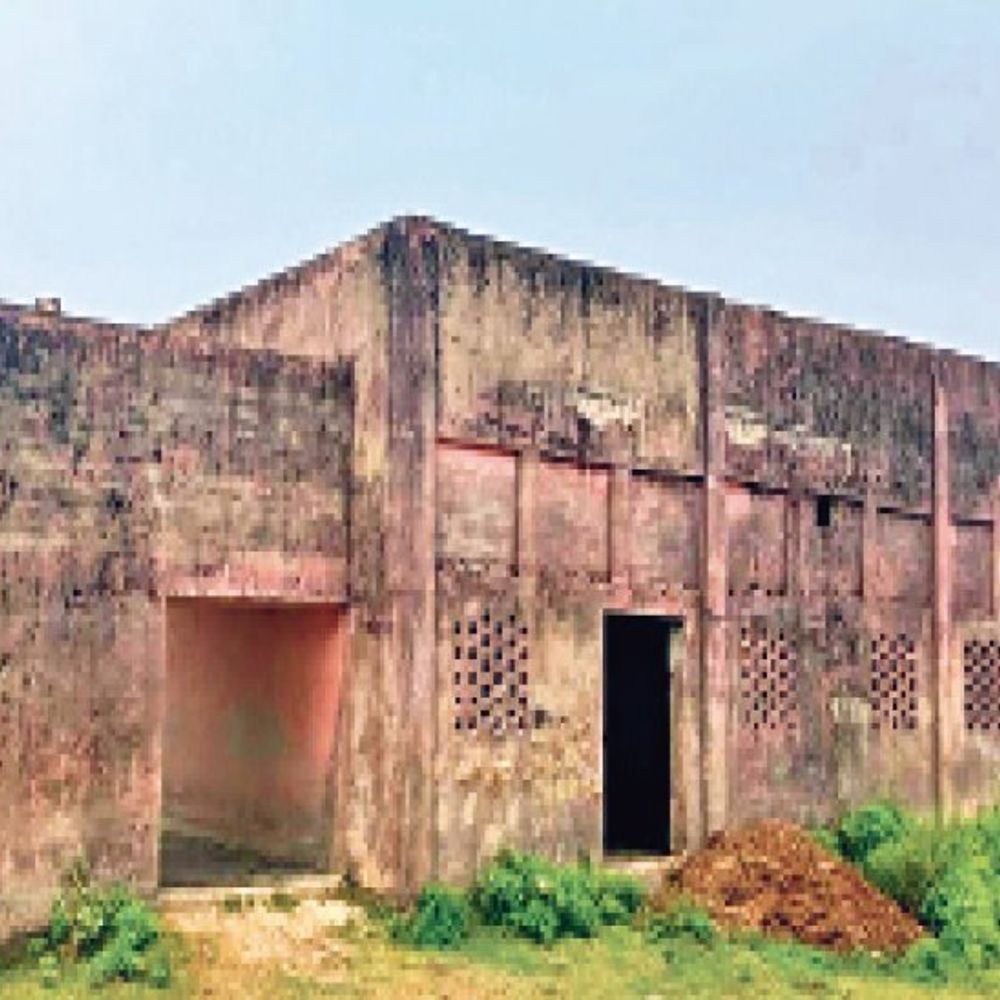 पीड़ितों के लिए ठहरने की कोई समुचित व्यवस्था नहीं:खुद पनाह मांग रहे बाढ़ पीड़ितों को ठिकाना देने वाले आश्रय स्थल