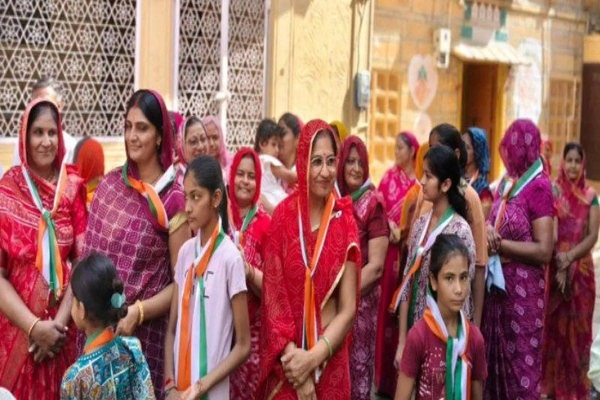 jaisalmer: महिला नेटवर्क बना प्रचार का नया मोर्चा, चौखट पर दस्तक, भीतर चुनावी चर्चा