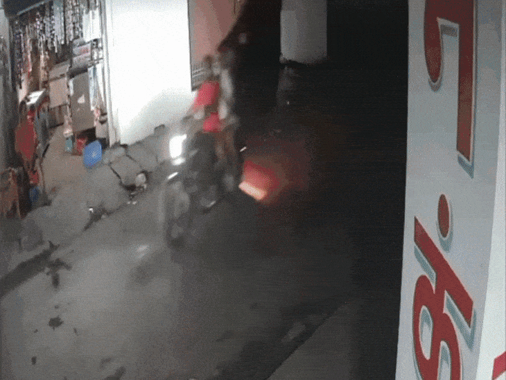 मुजफ्फरपुर- मर्चेंट नेवी ऑफिसर को गोली मारने का CCTV:शराब पी रहे युवकों से विवाद में दोस्त को बचाया, लौटते वक्त बाइक सवार ने बनाया निशाना