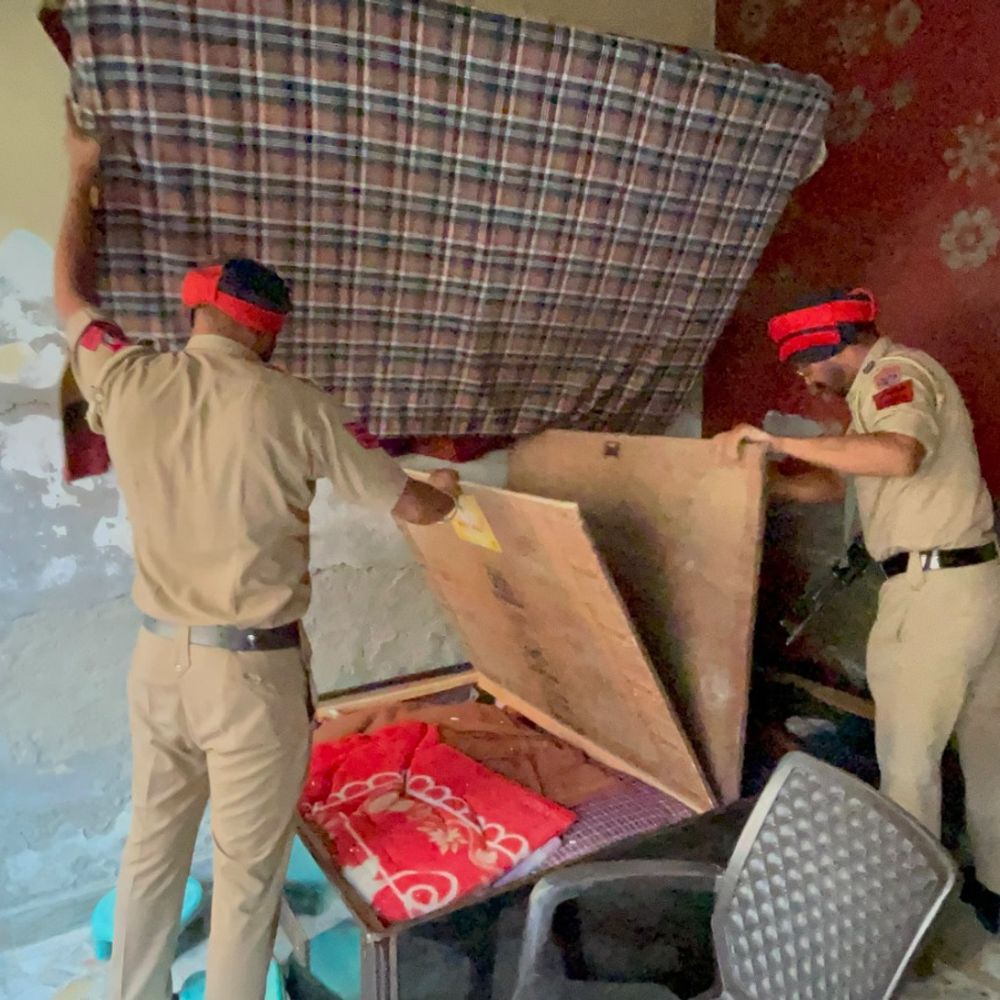 ‘कासो’ अभियान:150 पुलिसकर्मियों ने खंगाले संदिग्धों के ठिकाने, की पूछताछ