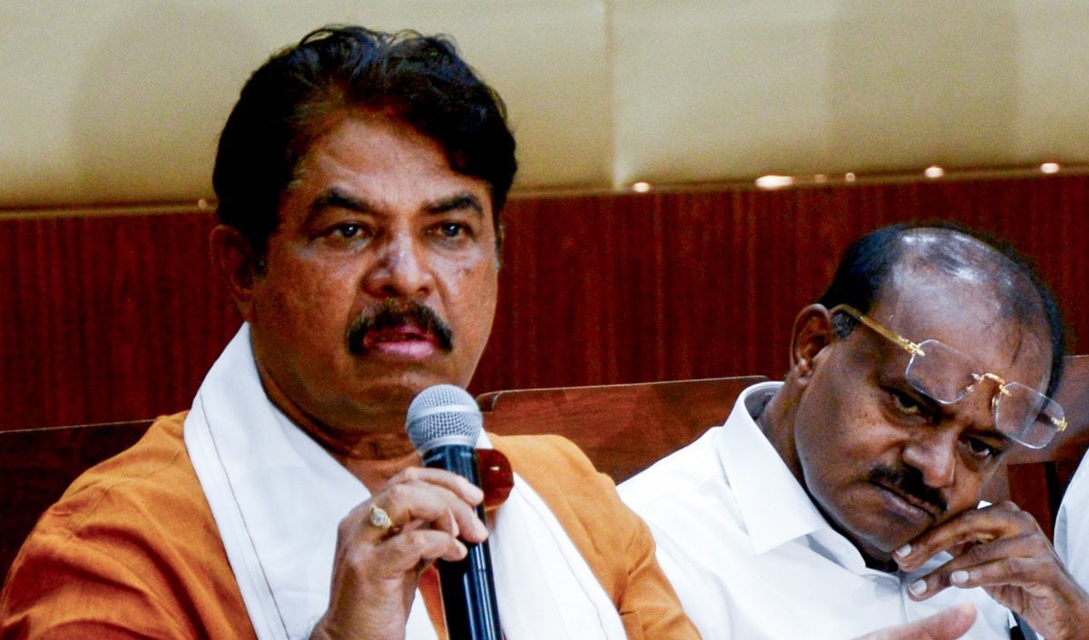 Karnataka में Ganesh Utsav शोभायात्राओं पर शर्तों को लेकर Congress सरकार पर बरसे BJP नेता R Ashoka
