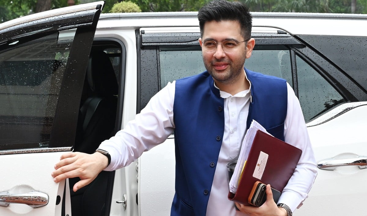 Punjab से नाम आउट, Delhi में एंट्री पर विवाद: Raghav Chadha के वोटर स्टेटस पर बहस!