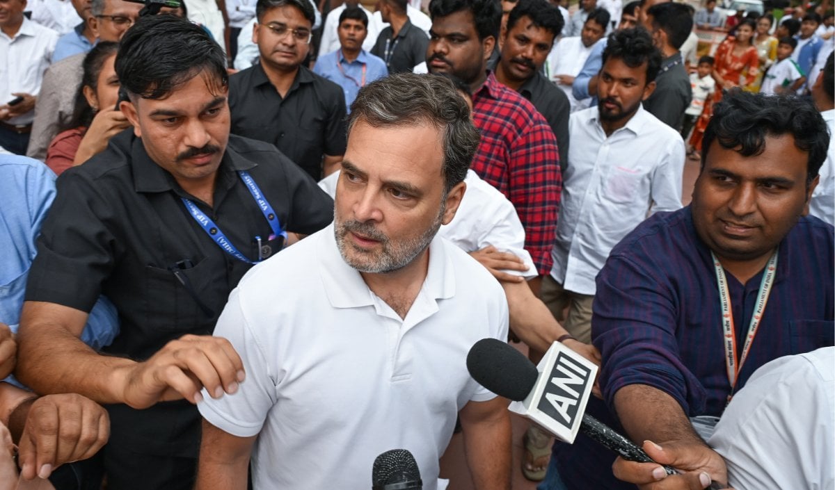 ‘वोट चोरी के बाद अब पार्टी चोरी’: TMC विवाद पर Rahul Gandhi का Election Commission पर हमला