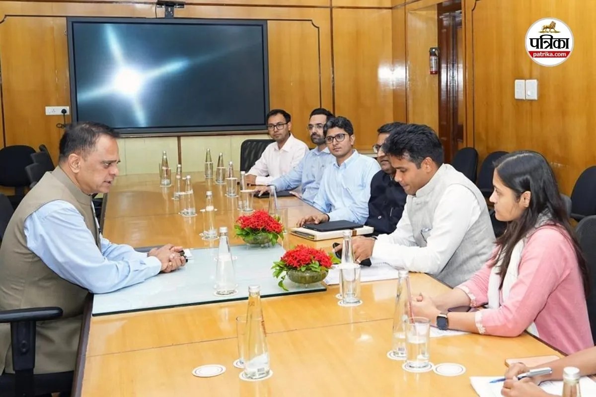 राजस्थान के सबसे अनुभवी IAS वी. श्रीनिवास की यंग कलेक्टर्स के साथ ‘सीक्रेट क्लास’, जानें क्या है प्लान और क्या मिला नया टास्क?