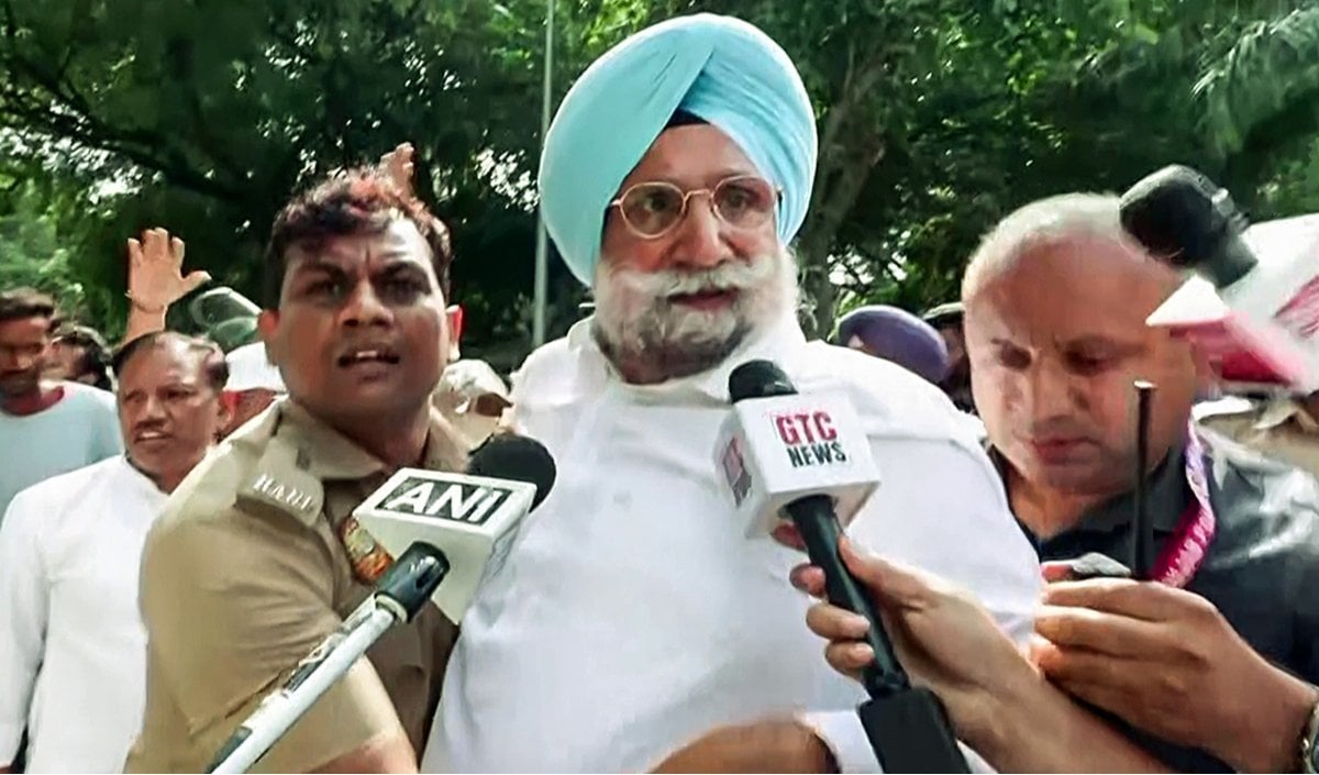 Congress सांसद सुखजिंदर रंधावा का AAP सरकार पर बड़ा हमला, कहा- पंजाब में खुलेआम घूम रहे गैंगस्टर