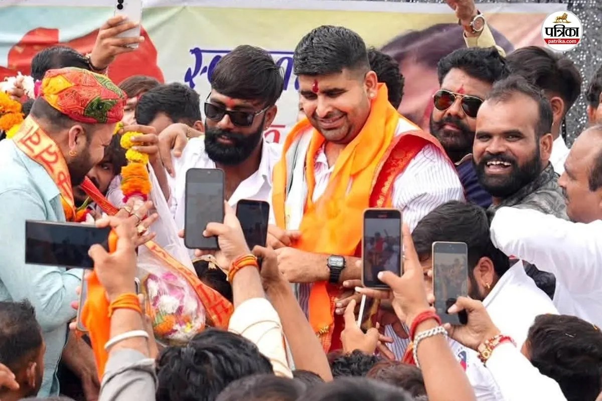Rajasthan Politics: पंचायती राज चुनाव से ठीक पहले MLA रविंद्र सिंह भाटी का मास्टरस्ट्रोक, EWS सरलीकरण की मांग पर प्रदेशव्यापी यात्रा शुरू, जानें क्या हैं मायने?