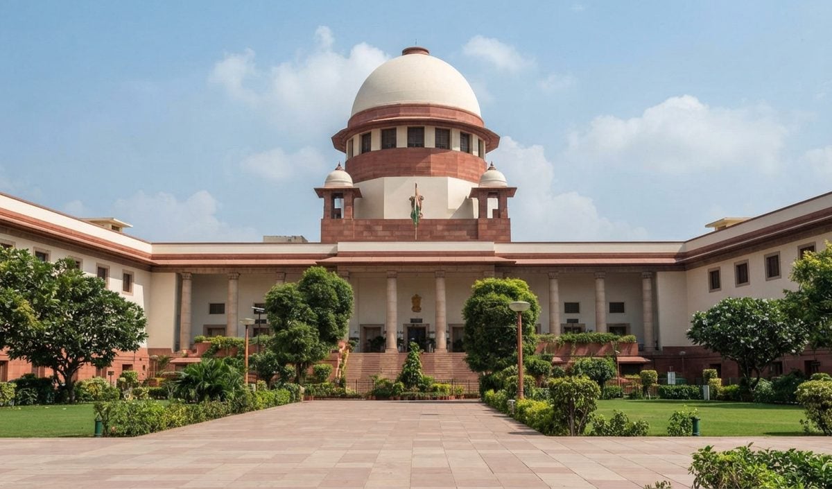 Supreme Court ने GST अधिकारियों को वकील के जब्त डेटा का विश्लेषण 28 सितंबर तक रोकने का दिया निर्देश