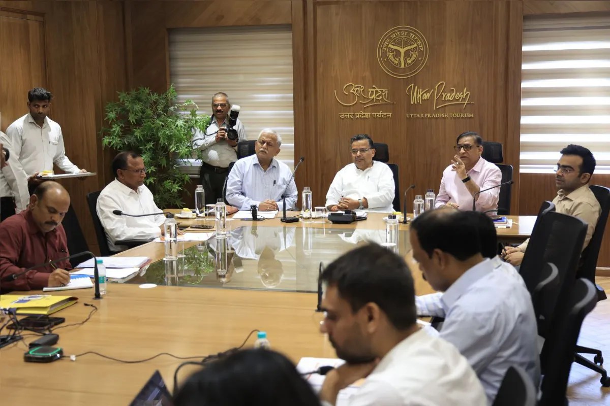 यूपी में पर्यटन बना कारोबार का नया इंजन, अयोध्या से लेकर कालिंजर तक बदल रही तस्वीर