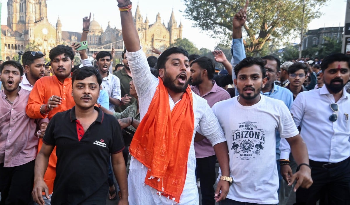 Kanthapuram Musaliar के बयान पर VHP का Congress पर हमला: Secular नेताओं की चुप्पी पर उठाए सवाल