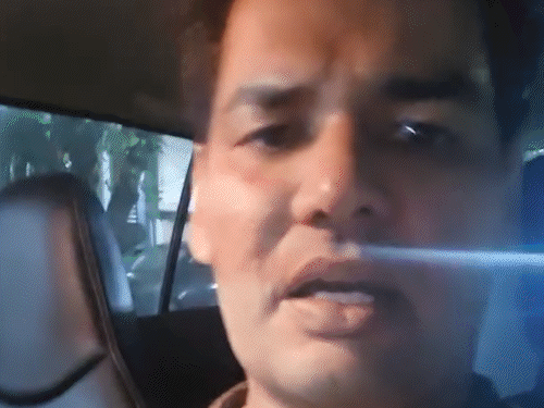 CJP के बर्खास्त प्रवक्ता का दिल्ली में कॉलर पकड़ा,VIDEO:विजेता दहिया बोले-टुकड़े-टुकड़े करने की धमकी दी, हाथ जोड़कर माफी मांगने को कहा
