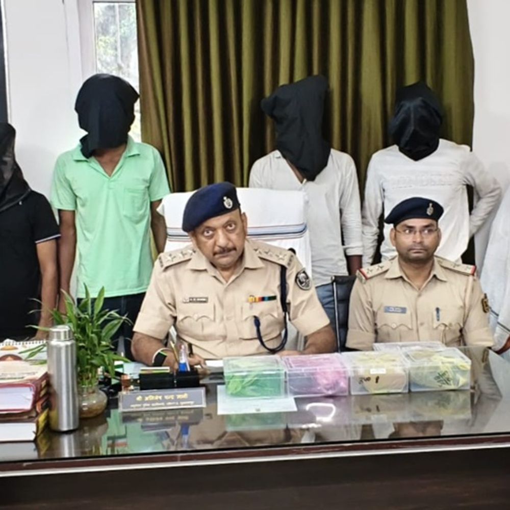 136 ग्राम हेरोइन के साथ 5 तस्कर गिरफ्तार:तुर्की में STF-पुलिस की छापेमारी, अंतरजिला हेरोइन तस्करी का नेटवर्क पकड़ा