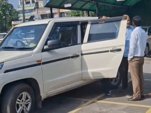करनाल में क्लर्क रिश्वत लेते गिरफ्तार:प्रॉपर्टी आईडी ठीक करने के नाम पर मांगे थे 5 हजार,एसीबी ने बस स्टैंड पर बिछाया जाल