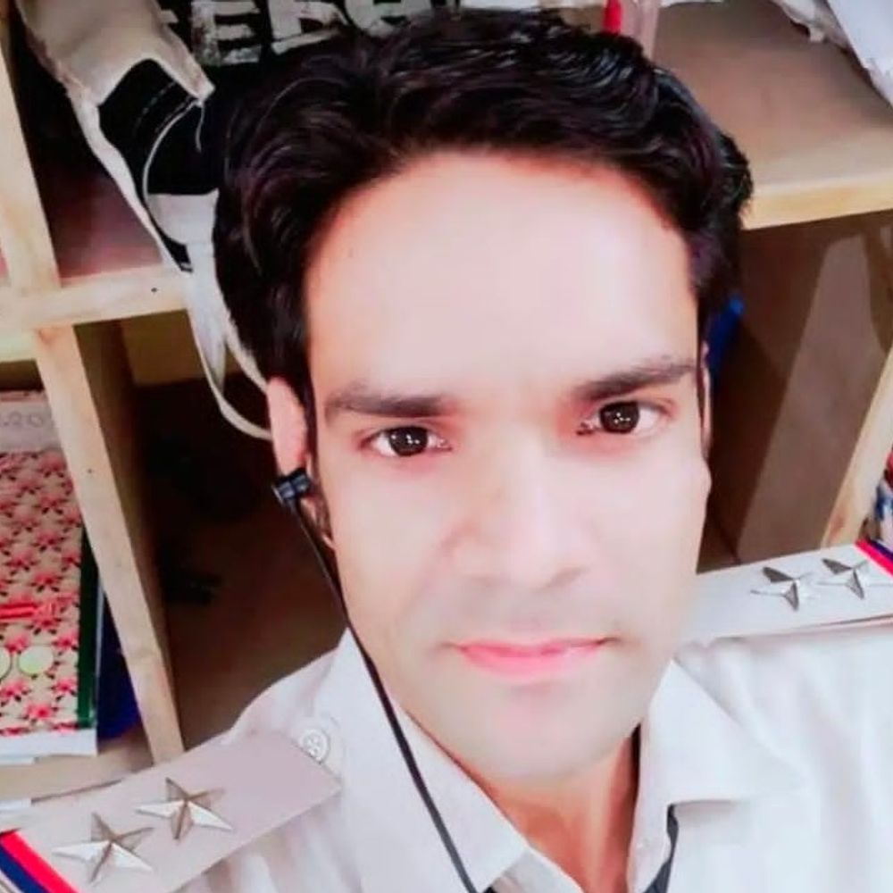 ड्यूटी से लौट रहे दारोगा की सड़क हादसे में मौत:बांका में पोस्ट ऑफिस के पास हुआ हादसा, साथी का दोनों पैर-सिर जख्मी