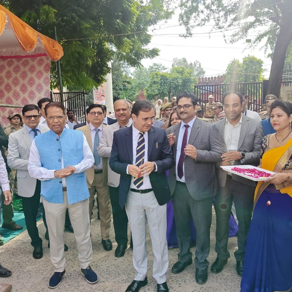 आगरा लोक अदालत में रिकॉर्ड, 6.76 लाख वादों का निस्तारण:पीड़ितों को 30 करोड़ हर्जाना, बैंकों के 11.97 करोड़ के समझौते से मिली बड़ी राहत