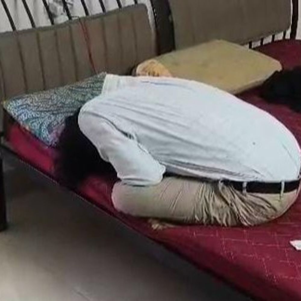 वाराणसी में यूरोलॉजिस्ट ने जहरीला इंजेक्शन लगाकर दी जान:पत्नी से विवाद के बाद OT गए फिर बंद किया रूम, बाएं हाथ में खुद ही लगाई सुई