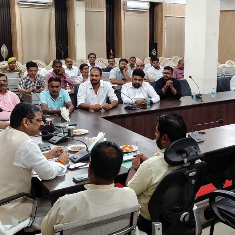 मुरादाबाद में पार्षदों की बैठक में मेयर का अतापता नहीं:DM-SSP की मौजूदगी में पार्षदों ने शहर विधायक के सामने रखीं वार्डों की समस्याएं