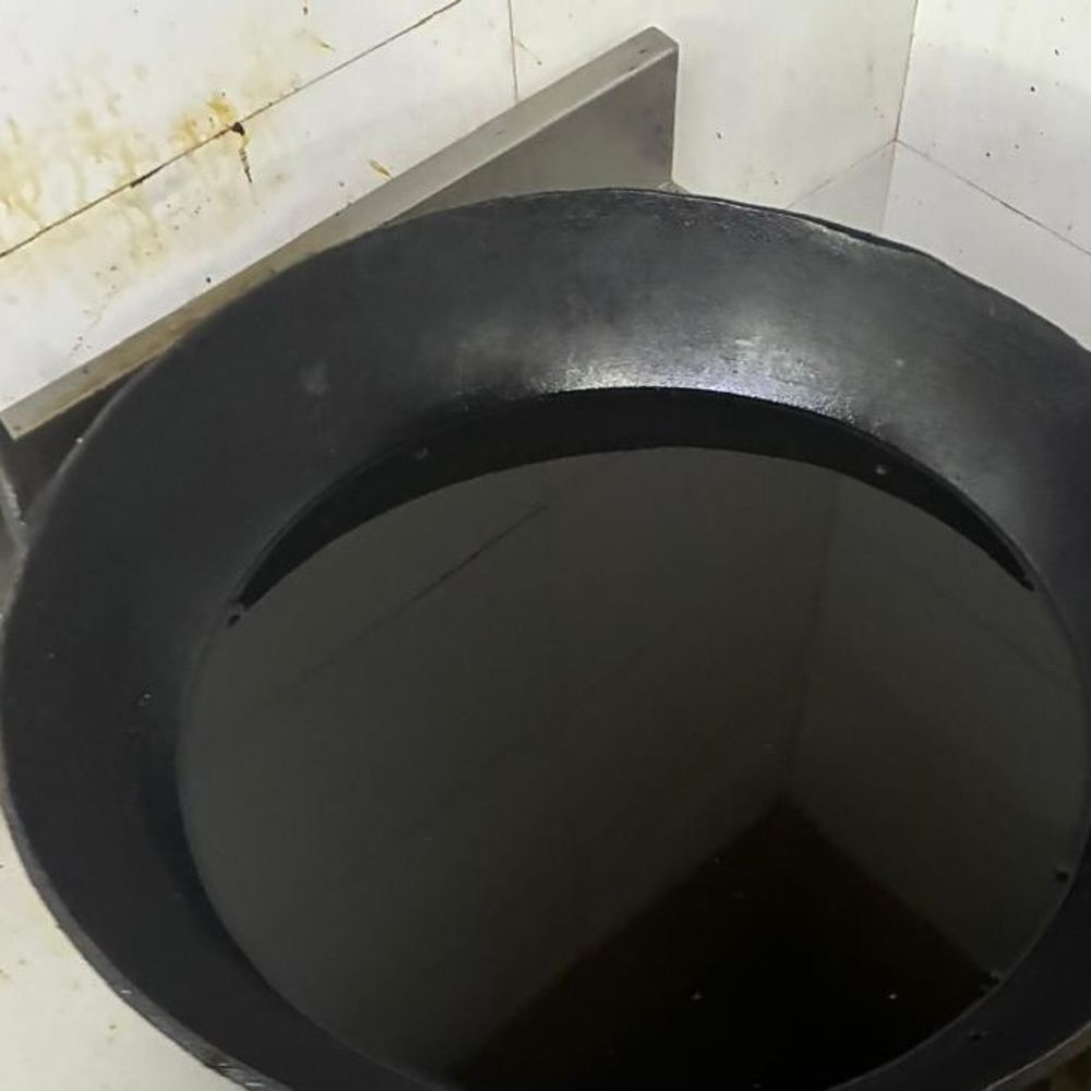 भोपाल के द सेलेस्टियल पार्क में एक्सपायर मिला मसाला:4 होटल और रेस्टोरेंट की जांच; किचन में खुले मिले डस्टबिन, कढ़ाई काली हो चुकी