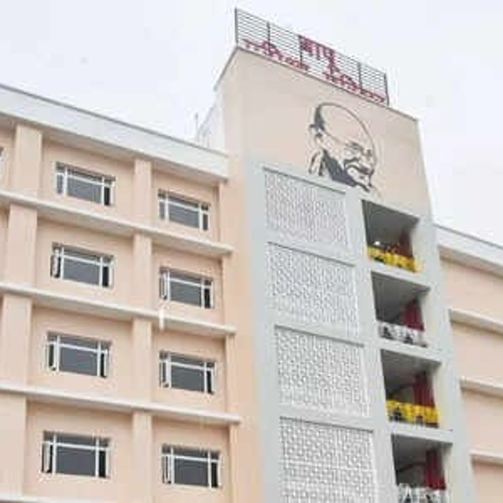 बिहार के 29 जिलों में बनेंगे हाईटेक परीक्षा भवन::330 करोड़ होंगे खर्च, एक हॉल में 1 हजार परीक्षार्थी बैठेंगे; CCTV निगरानी के साथ स्ट्रॉन्ग